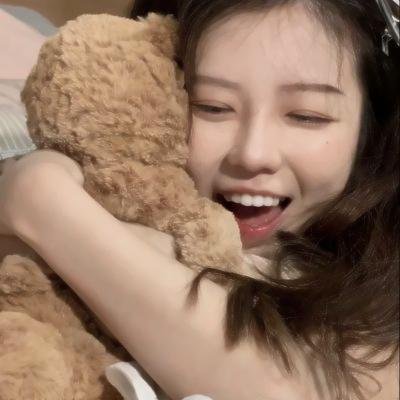 带来末日的女孩 海报